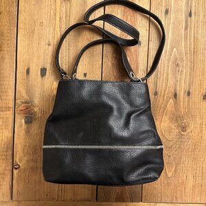 Tommy Hilfiger Black Purse Crossbody Shoulder Like‎ New